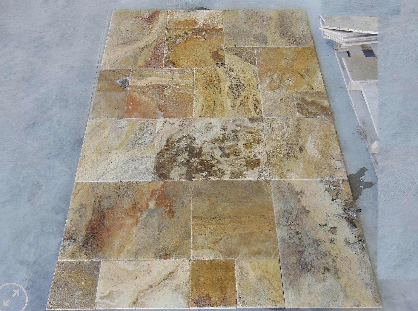 Scabos travertino French Pattern grindinys